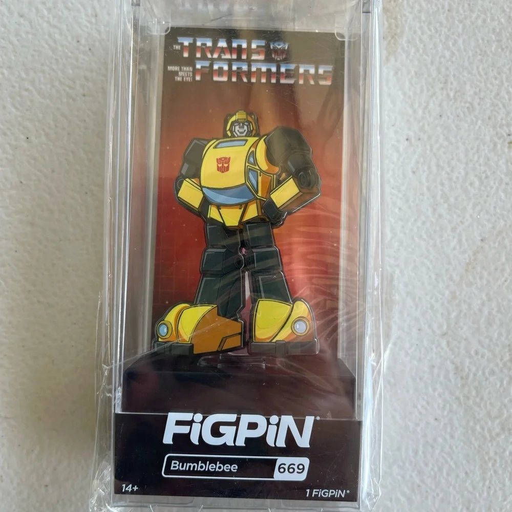 NWT transformers FIGPIN bumblebee - Picture 1 of 2
